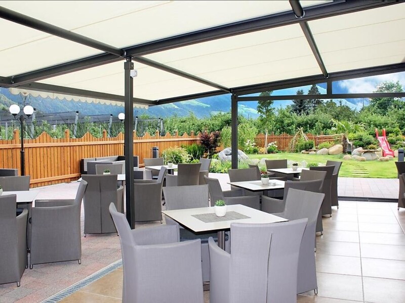 Bistro Cafè Nadine