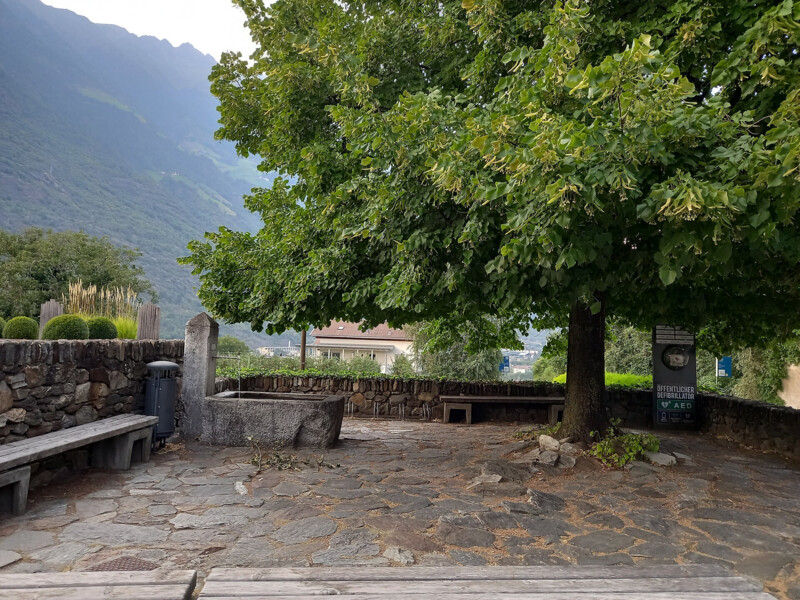 Trinkwasser - Auffüllstation: Dorfplatz Tschirland